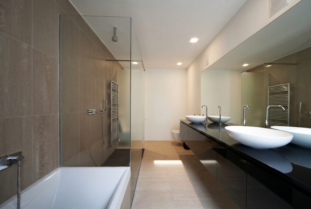 Bathroom Gallery — Master in Design portfolio, Tarzana CA (image 2)